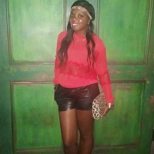 Meet your Posher, Aleya